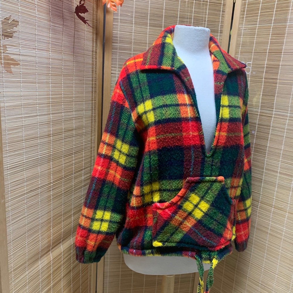 Blushed plaid collared urban outfitter .